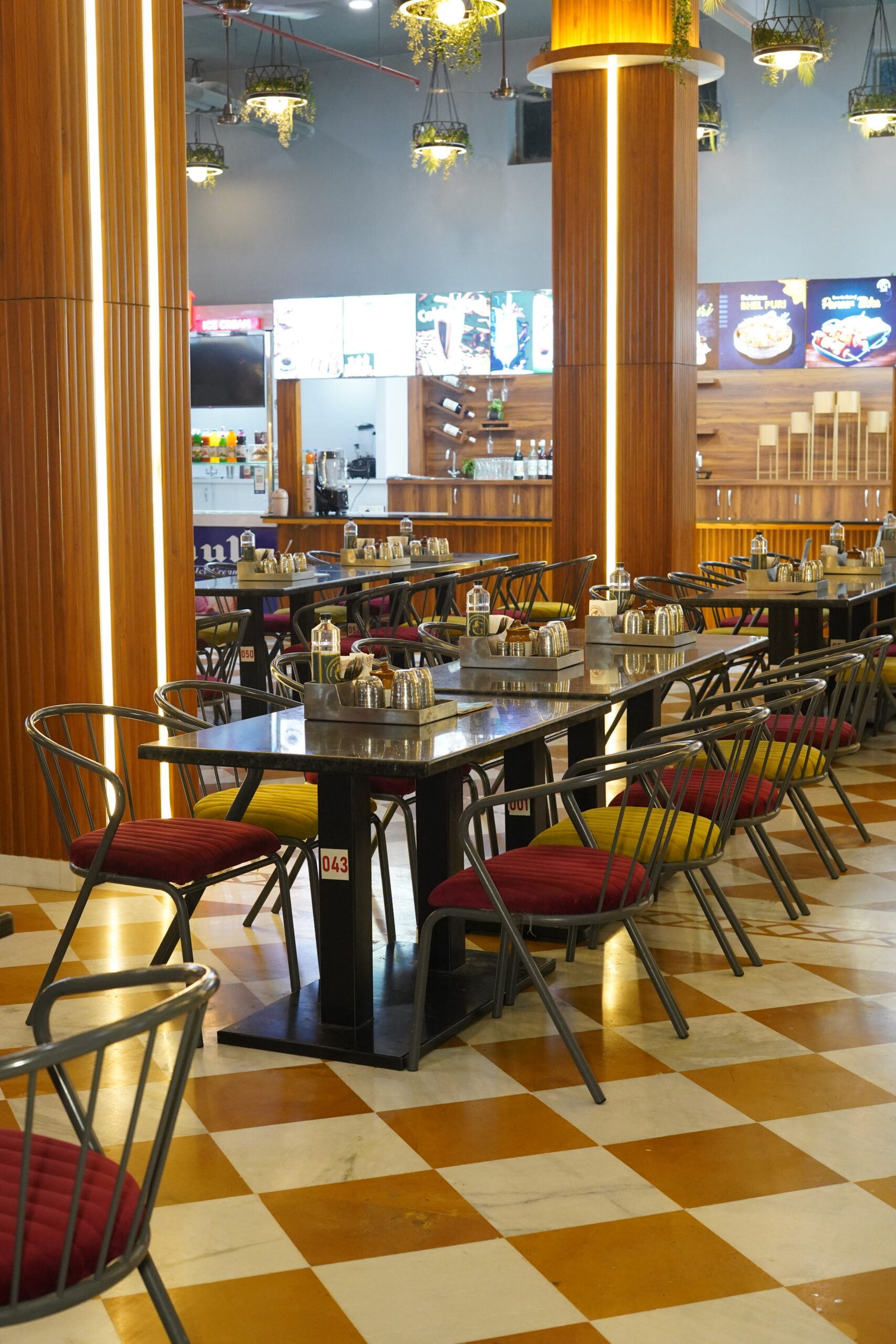 Dinning 02