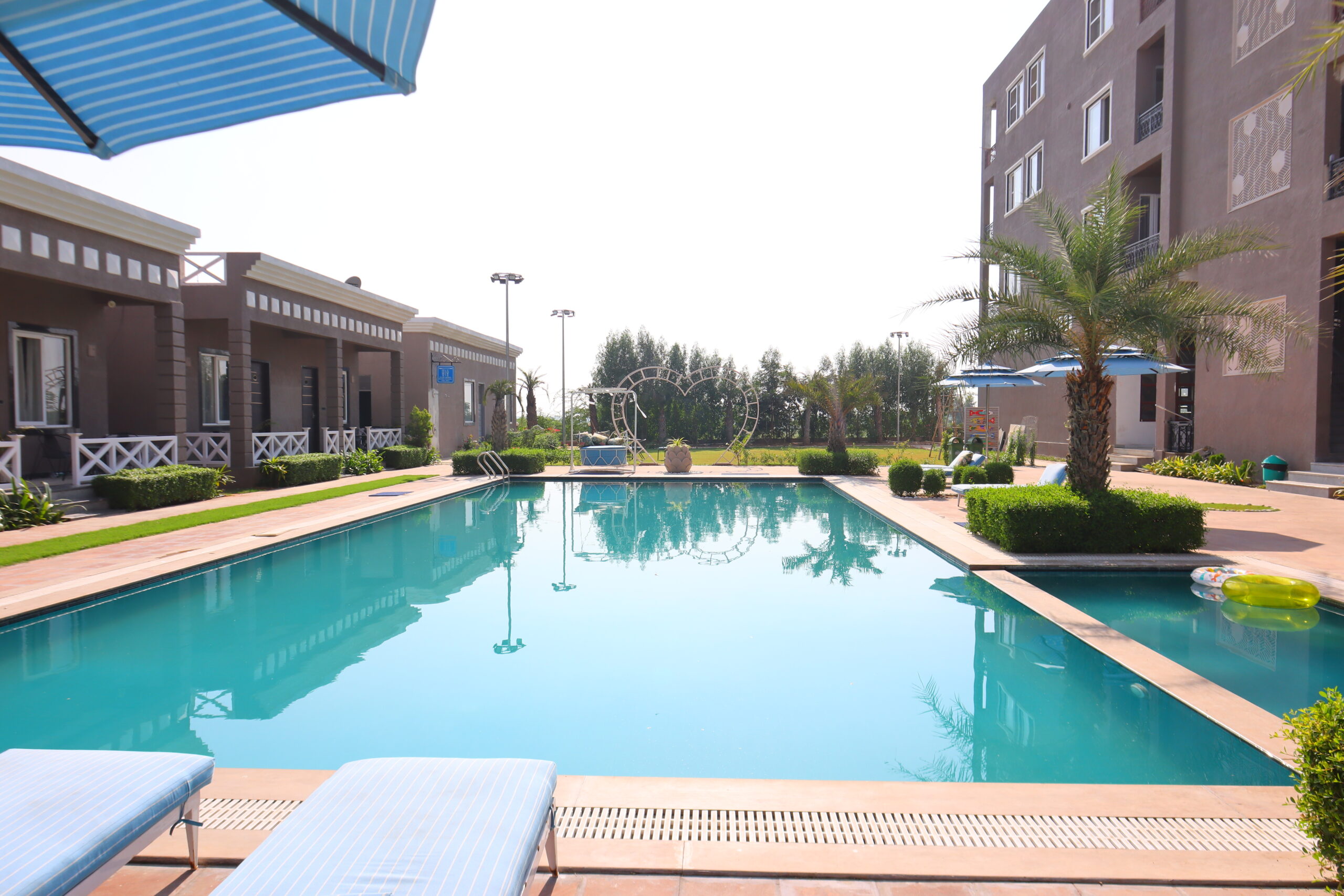 Pool 04