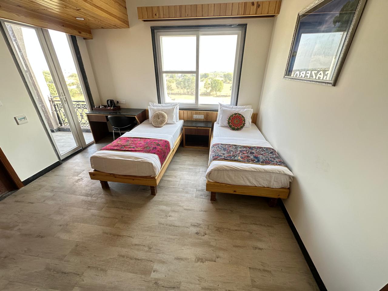 Room 04