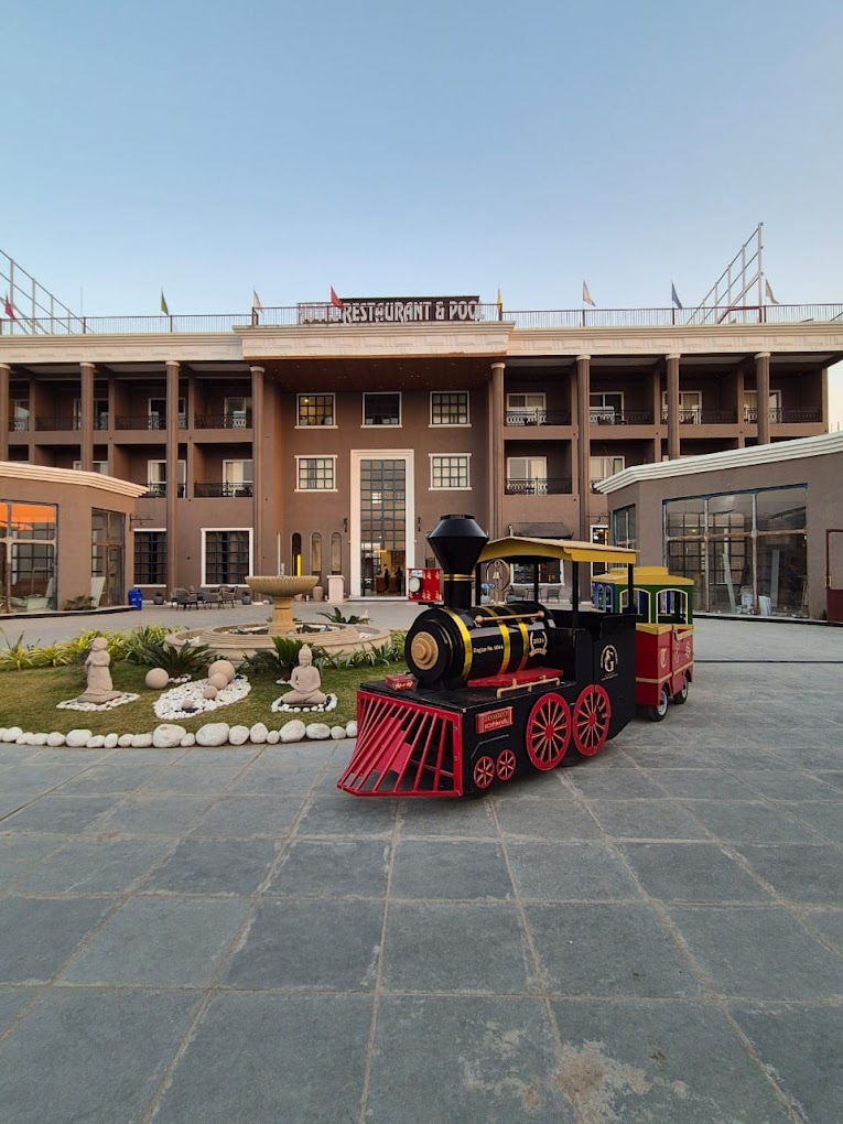 Front exterior 02